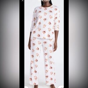 Joyspun Women's Dreamy Soft Collection Long Sleeve Sleep Top & Straight Leg Pant